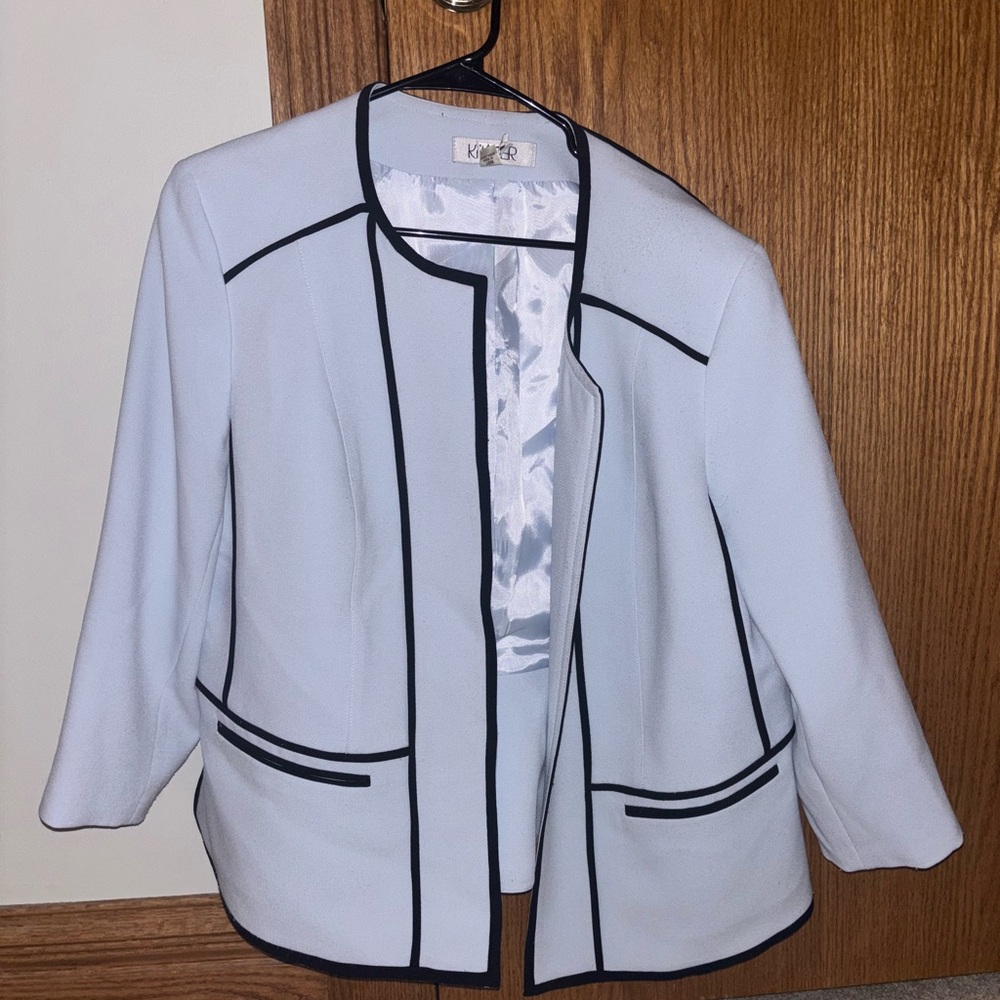 Kasper Women's Light Gray Blazer with Black Trim